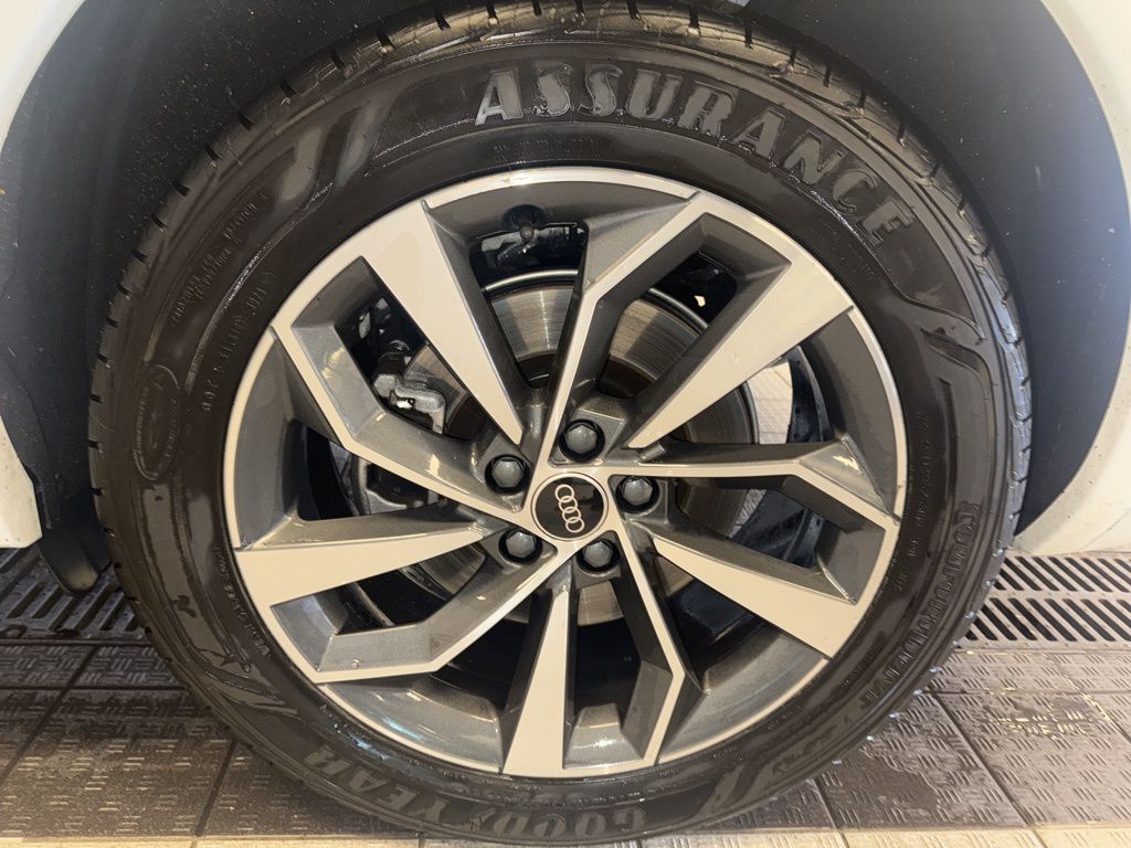 2022 Audi Q5 45 S line Premium photo 12
