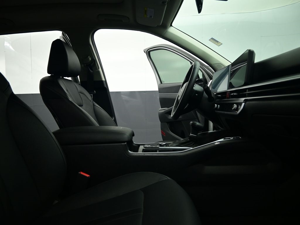 2025 Kia Sorento S photo 12