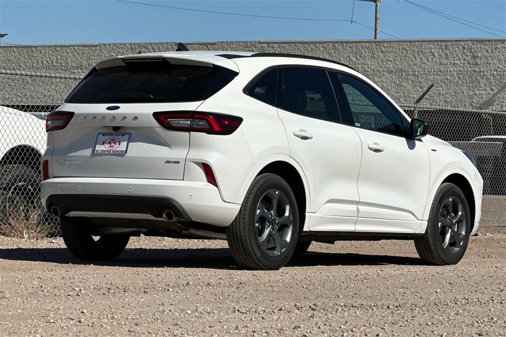 2024 Ford Escape ST-Line photo 3