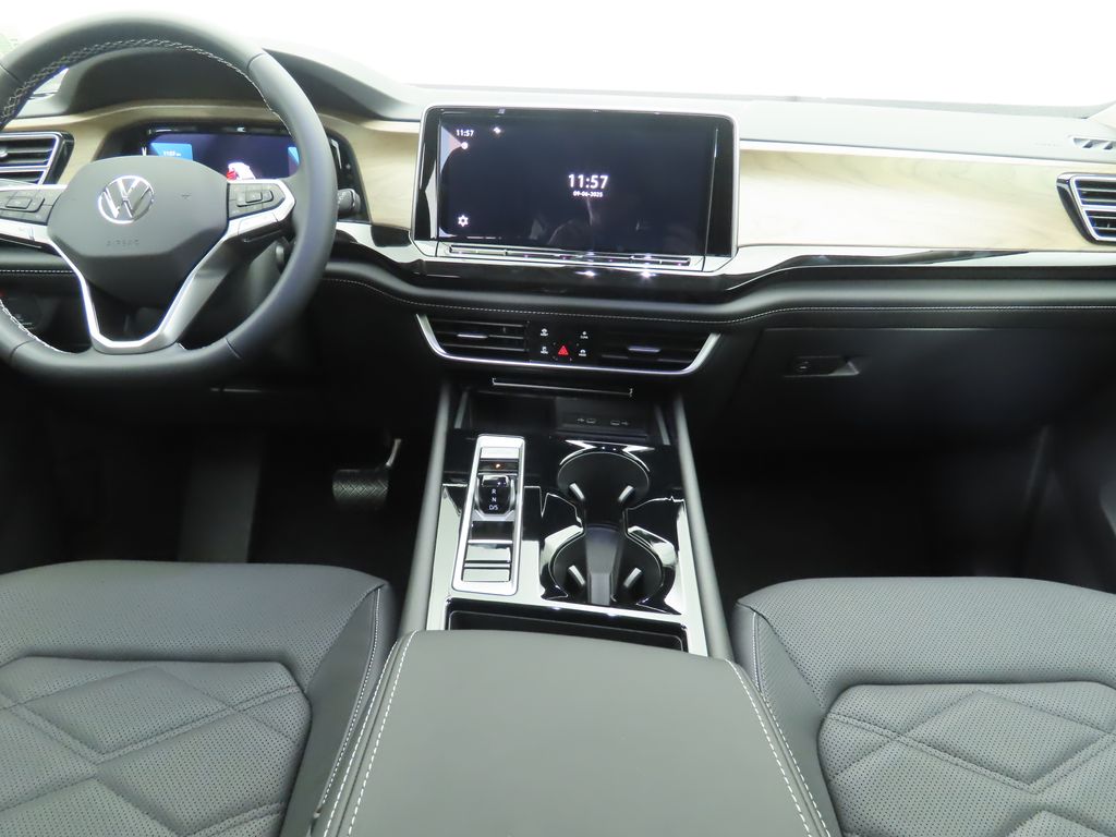 2026 Volkswagen Atlas SE Technology photo 14