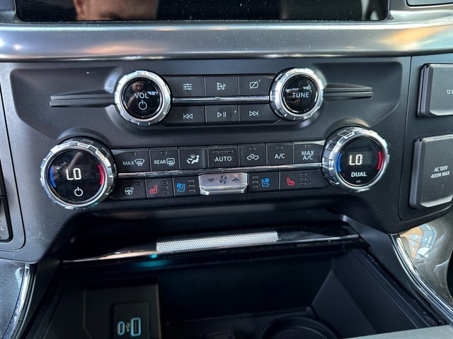 2021 Ford F-150 Lariat photo 31