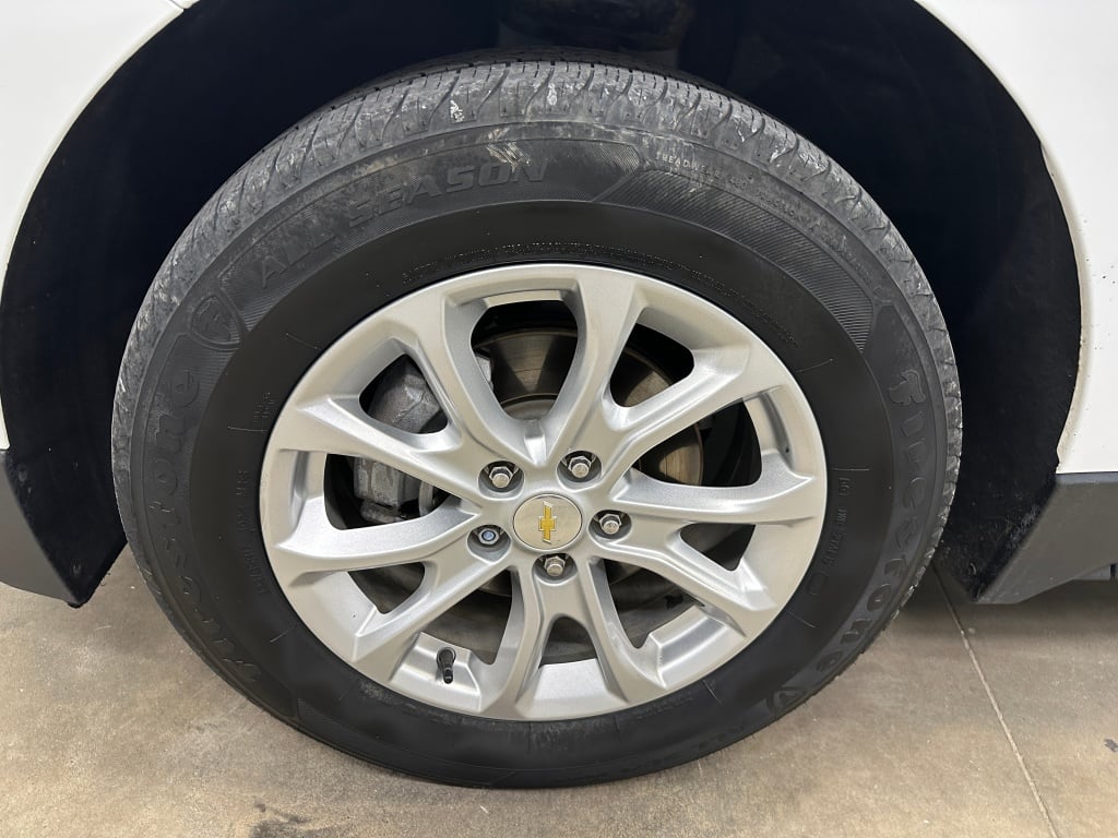 2020 Chevrolet Equinox LS photo 29