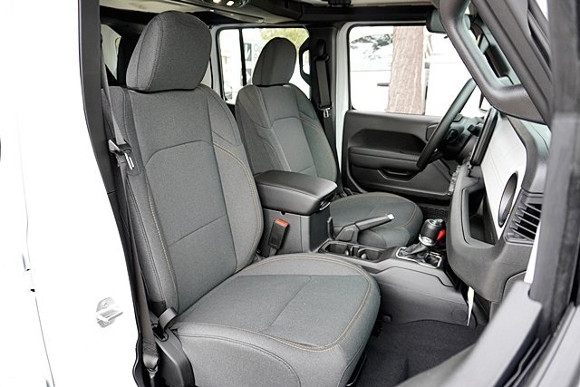 New 2026 Bright White Clear-Coat Exterior Paint Jeep Sport image 17