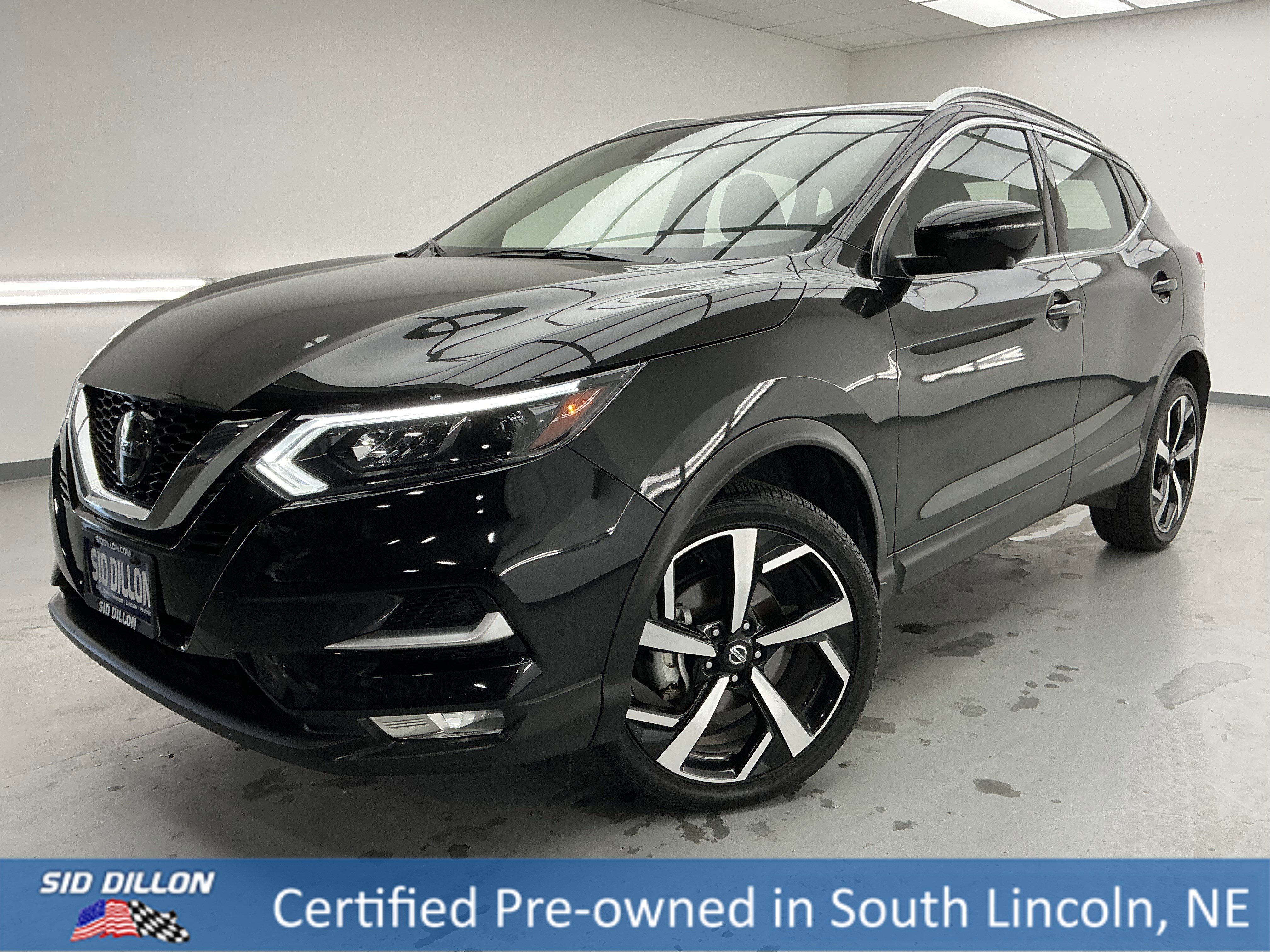 2022 Nissan Rogue Sport SL's photo