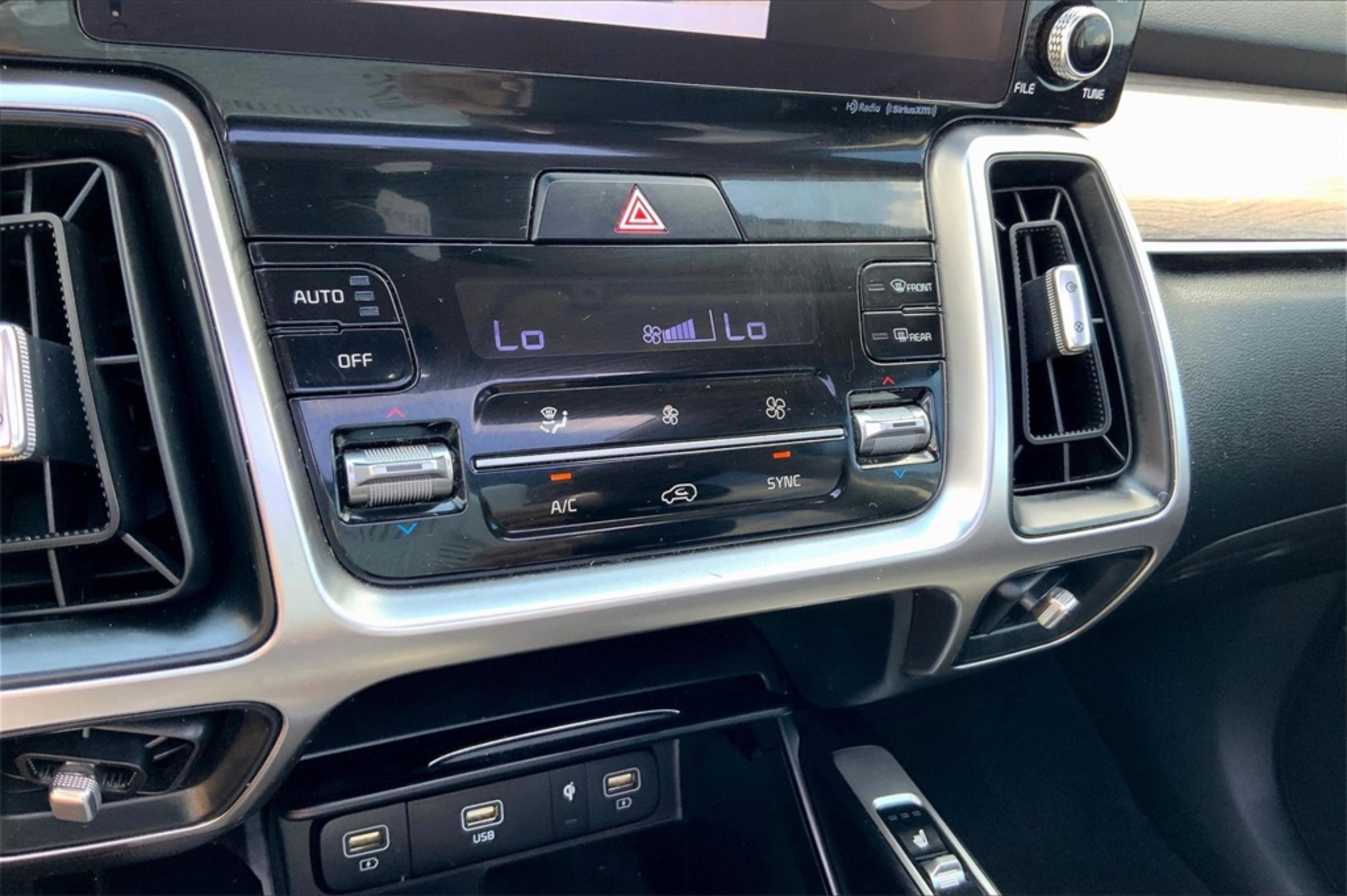 2022 Kia Sorento EX photo 29
