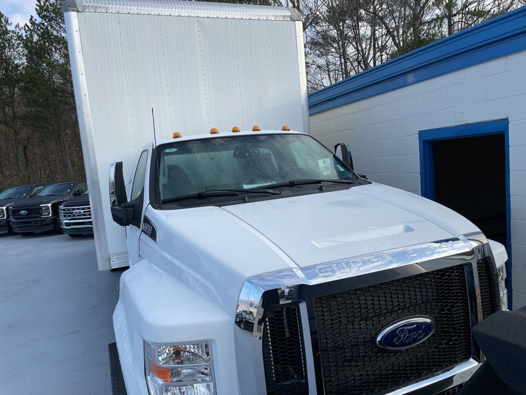 2025 Ford F-750 Base photo 4