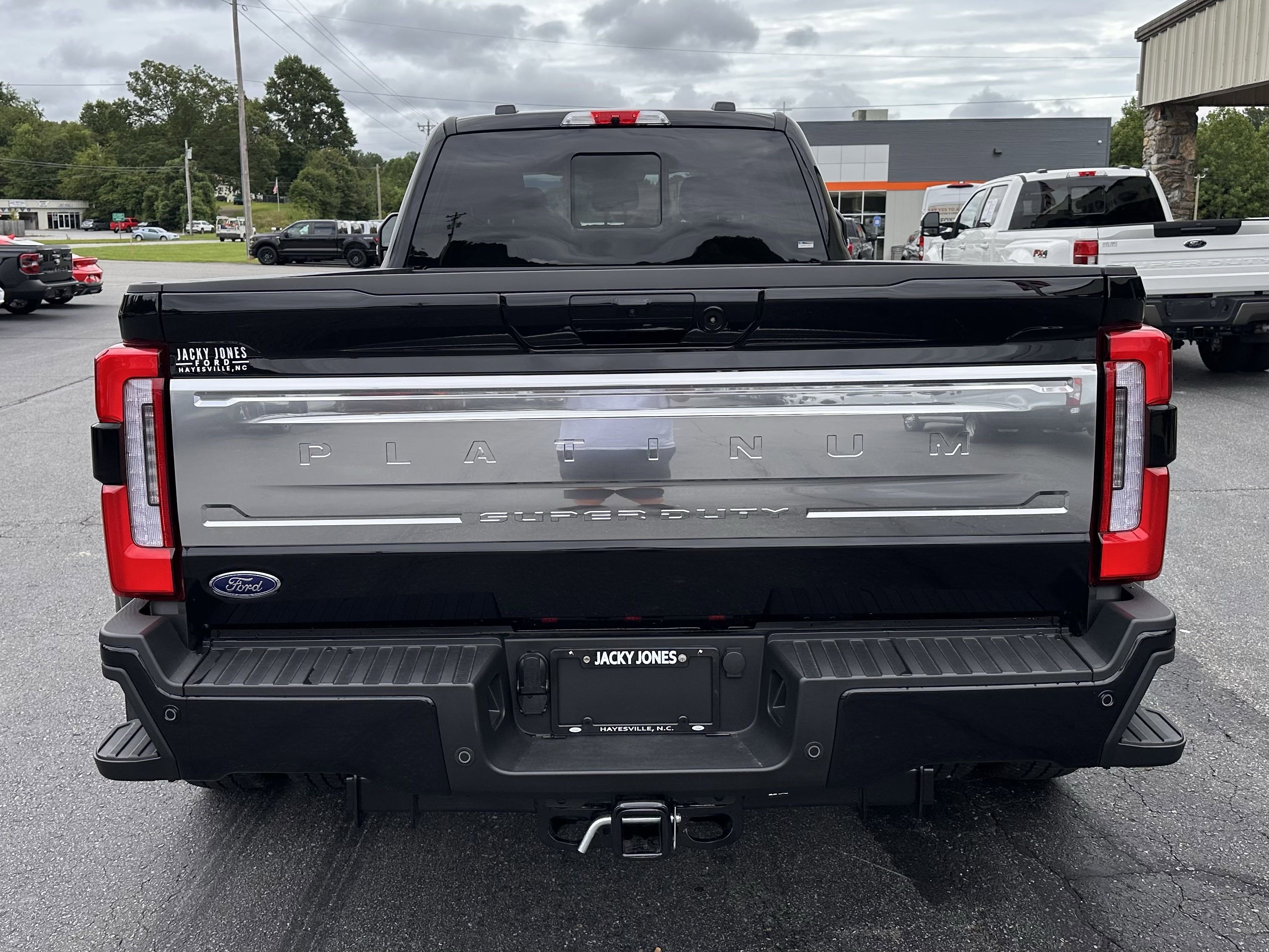 2025 Ford F-350 Platinum photo 2