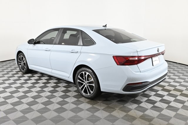 2025 Volkswagen Jetta 1.5T Sport photo 3