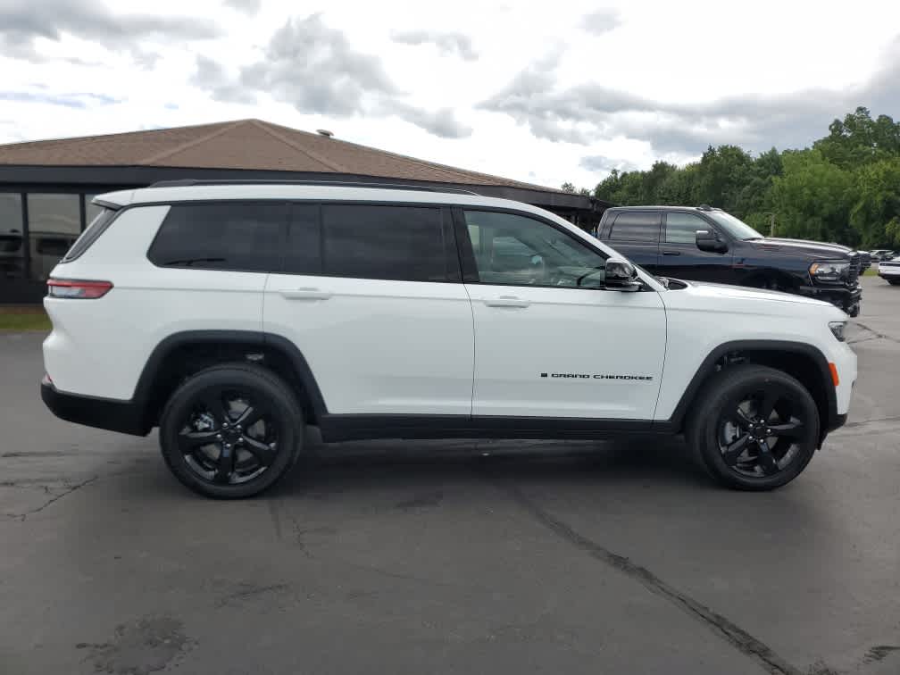 2025 Jeep Grand Cherokee Altitude X photo 5