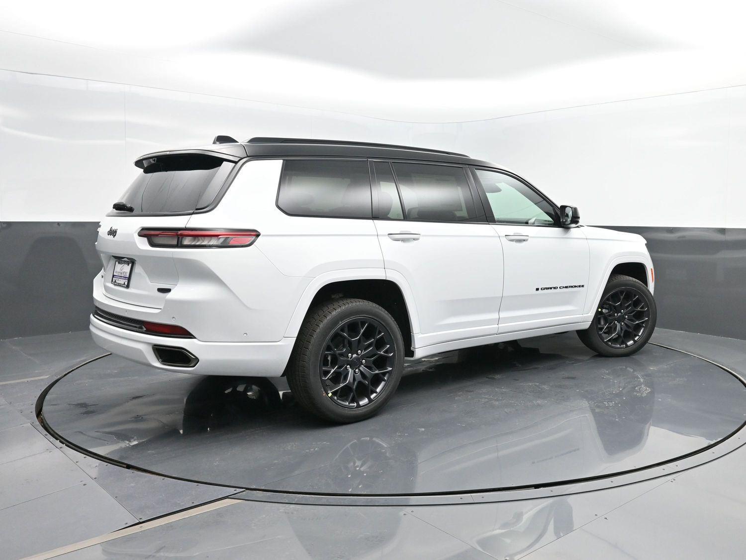 2025 Jeep Grand Cherokee L Summit Reserve photo 2
