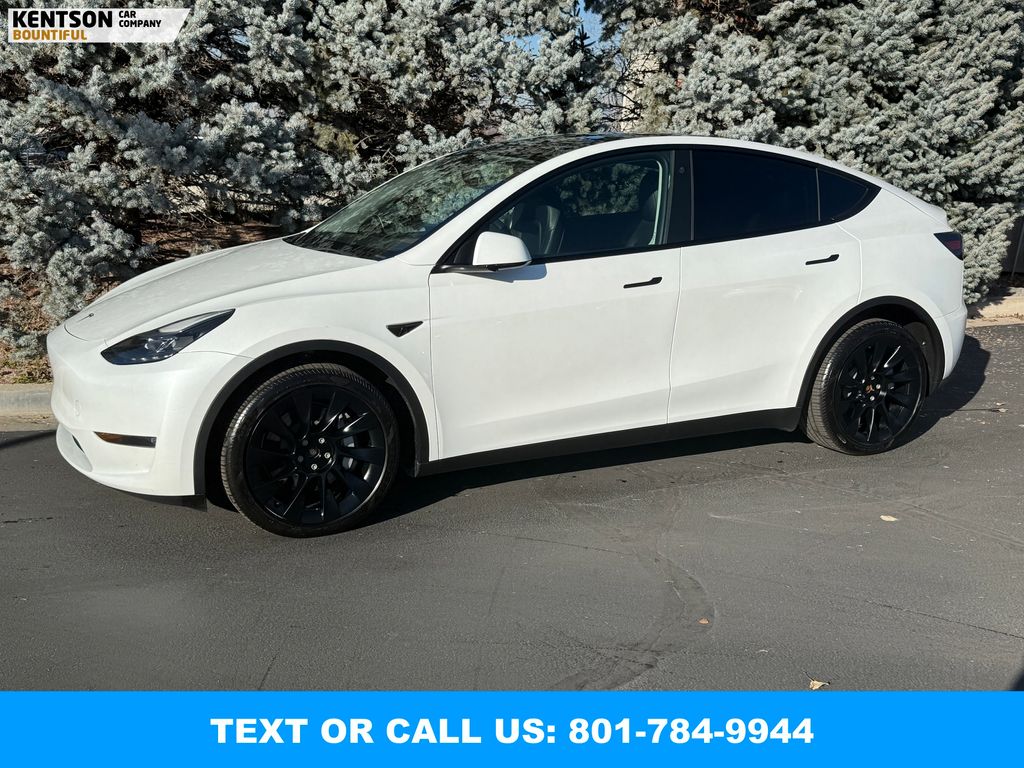 2023 Tesla Model Y Long Range's photo