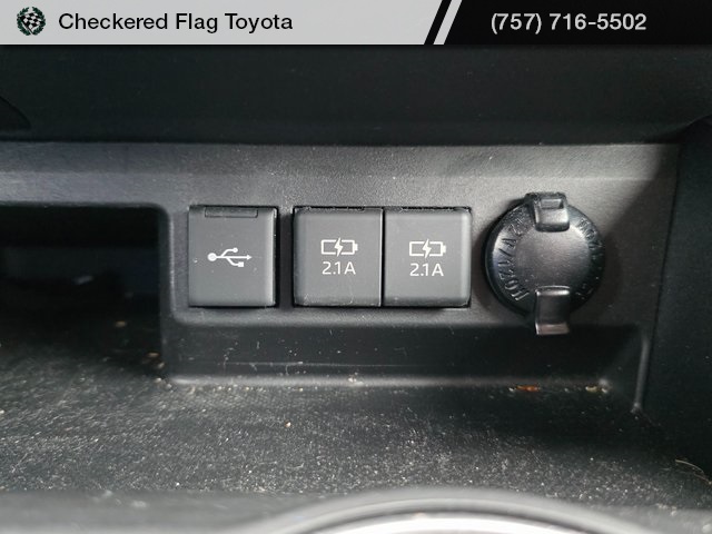 2021 Toyota Highlander XLE photo 16