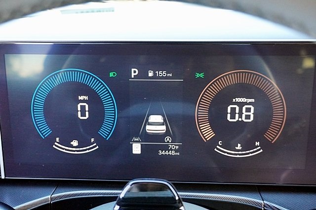 Used 2024 Gray Hyundai SEL image 31