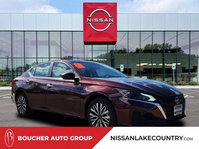 New 2025 Nissan Altima SR Car in Oconomowoc #25NU0038