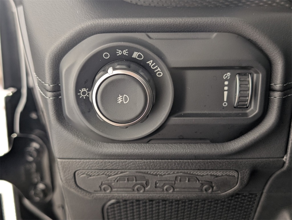 2024 Jeep Wrangler Rubicon photo 19