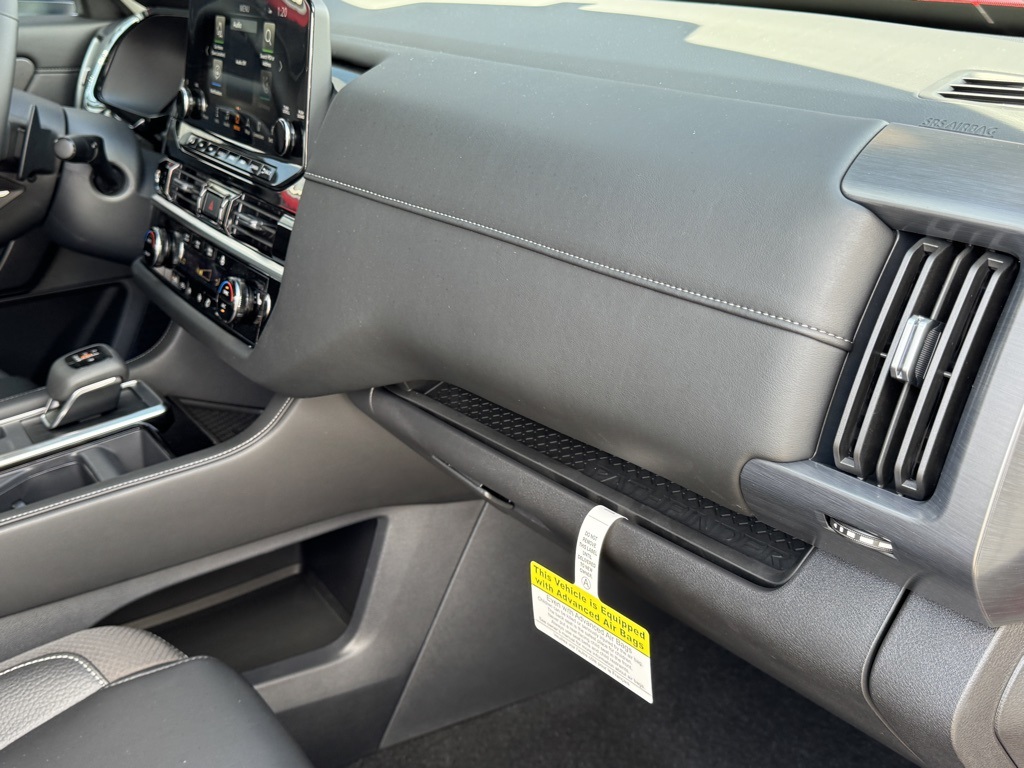 2025 Nissan Pathfinder SL photo 21