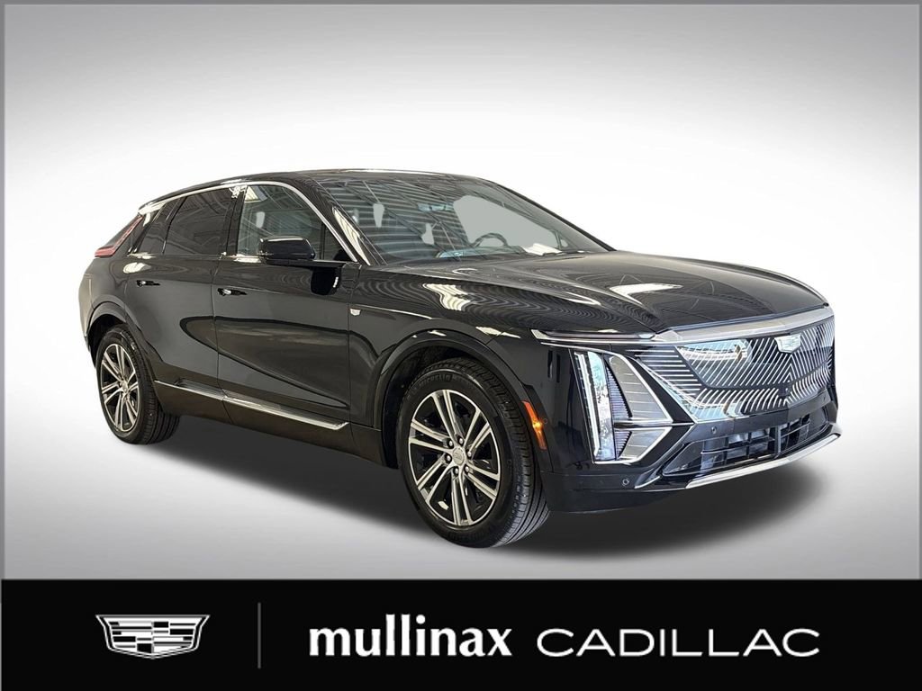 2025 Cadillac LYRIQ Luxury 2's photo