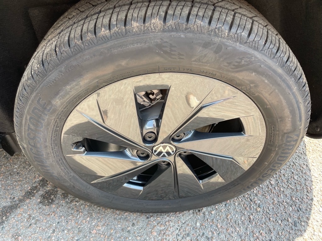 2025 Volkswagen Taos S photo 16