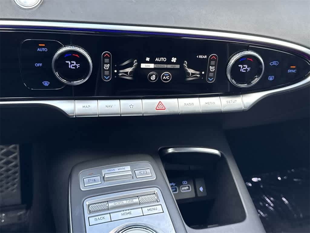 2024 Genesis GV70 3.5T Sport photo 18
