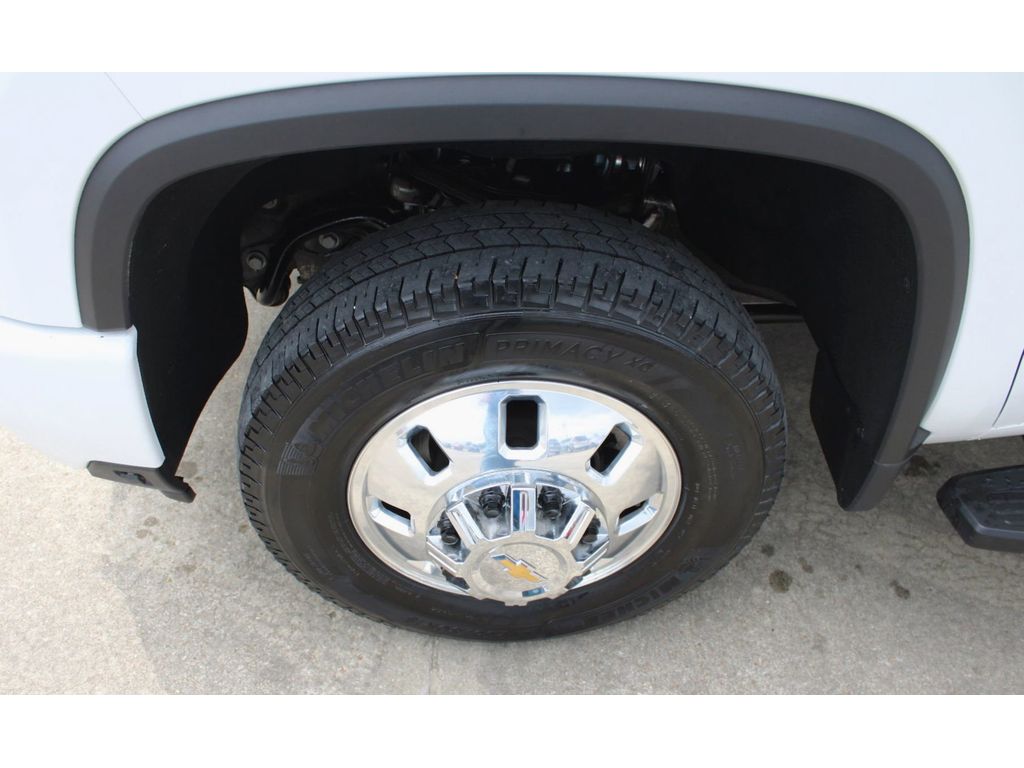 2024 Chevrolet Silverado 3500HD High Country photo 3