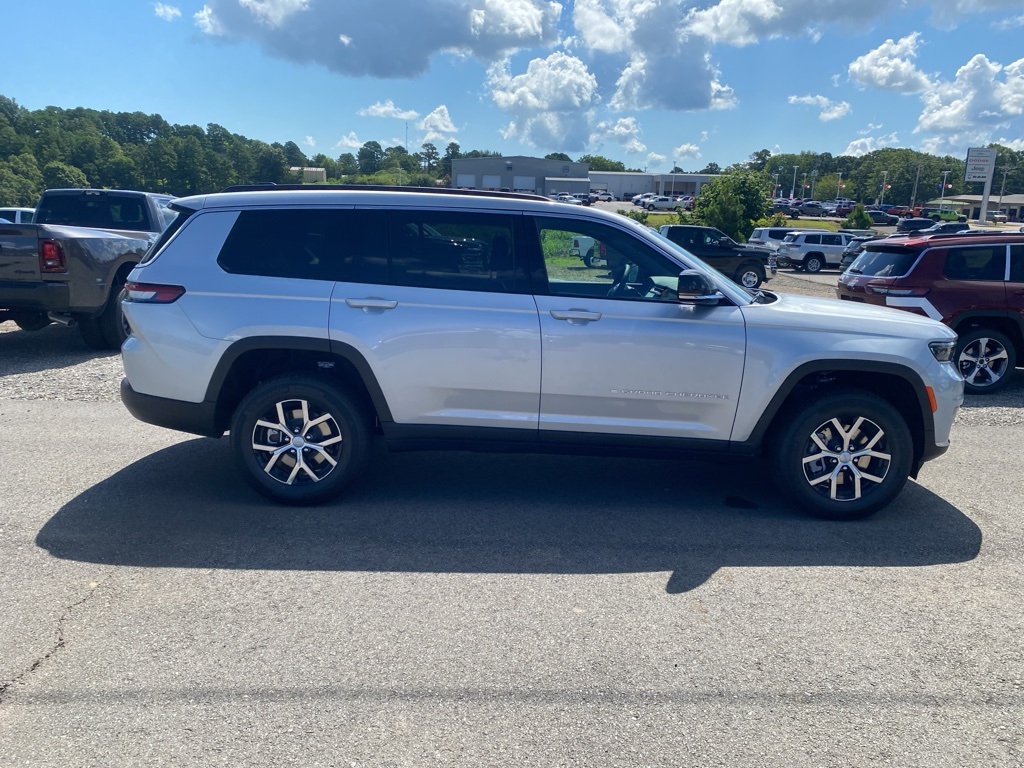 2025 Jeep Grand Cherokee Limited photo 4