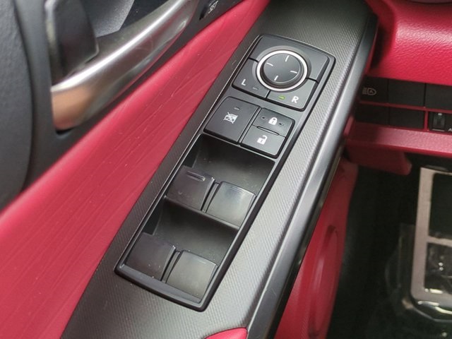 2024 Lexus IS 350 F SPORT photo 22