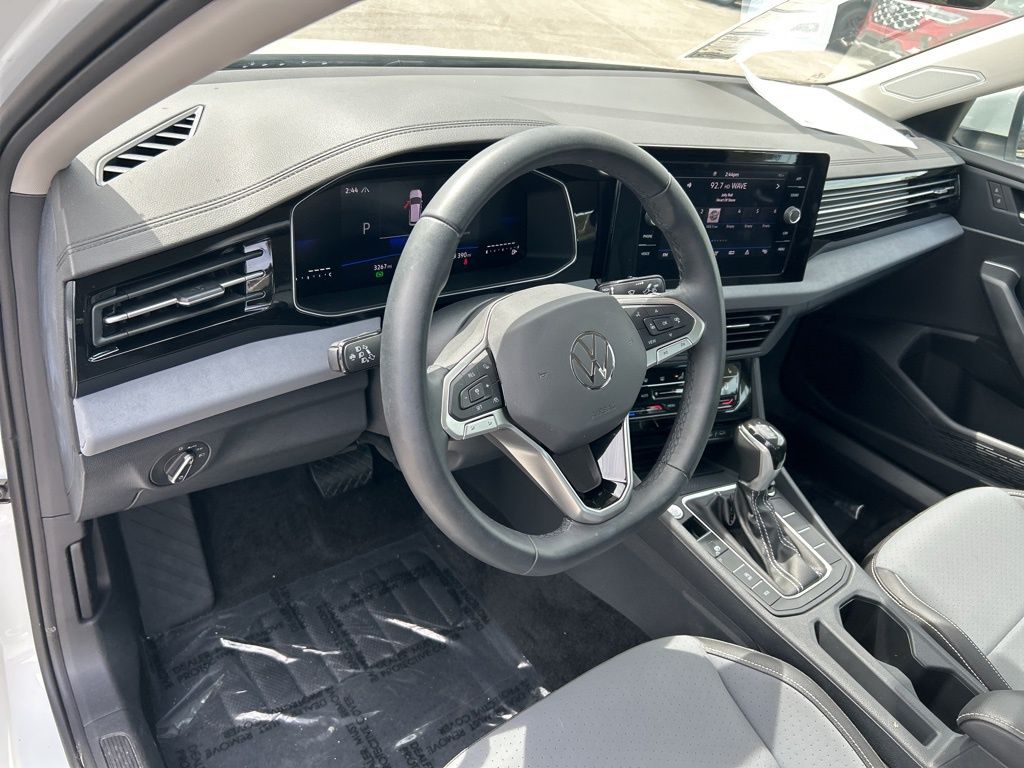 2025 Volkswagen Jetta 1.5T SE photo 16