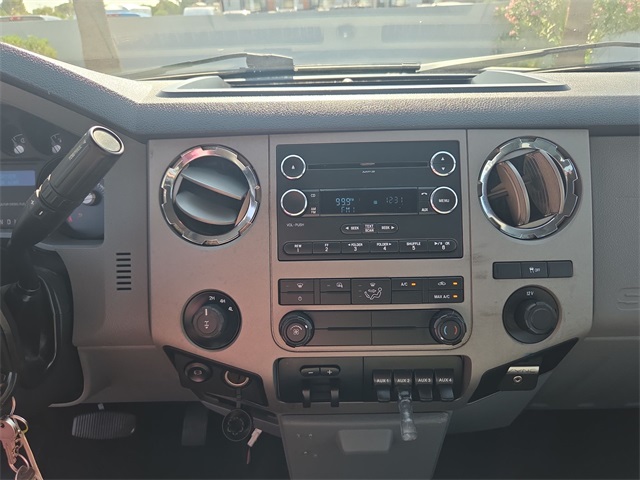 2016 Ford F-350 XLT photo 15