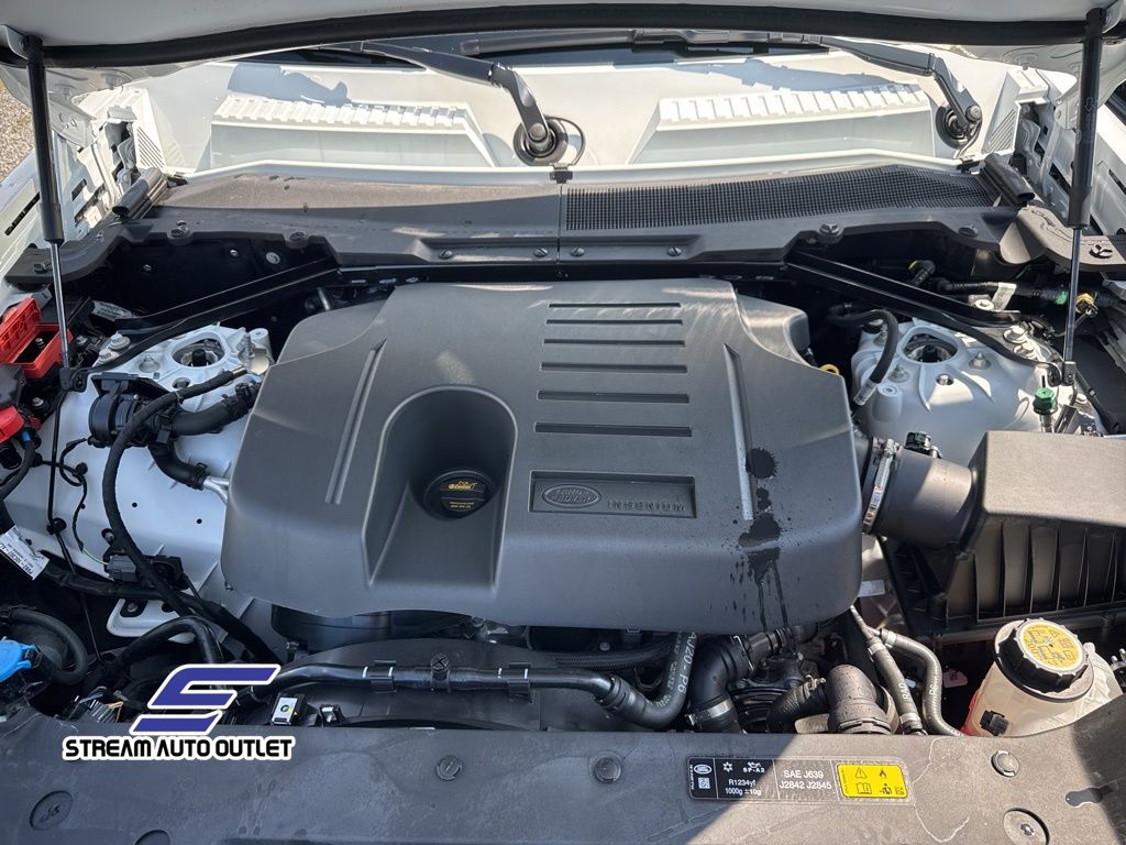 2024 Land Rover Defender 110 X-Dynamic SE photo 30