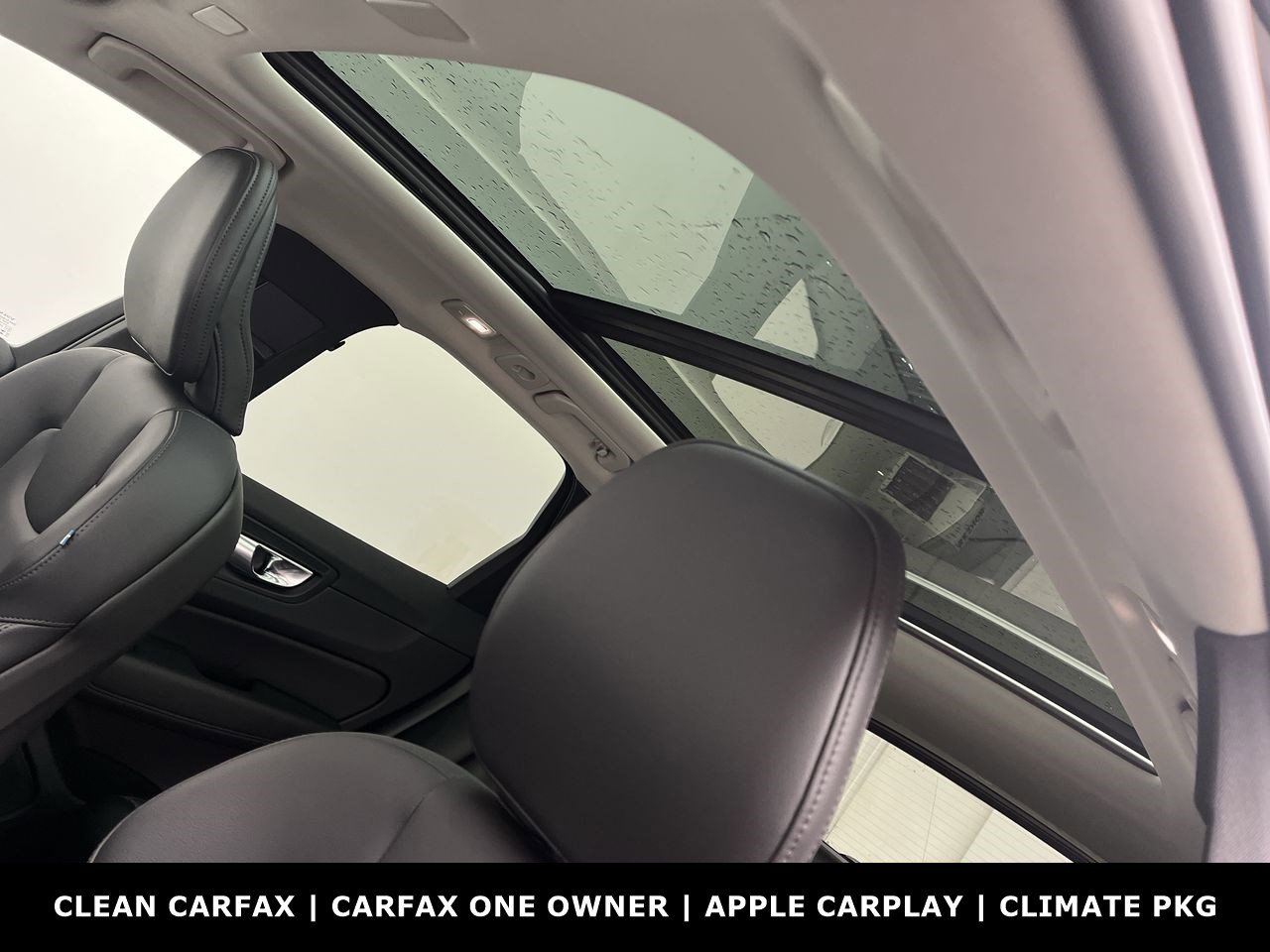 2025 Volvo XC60 Core photo 4