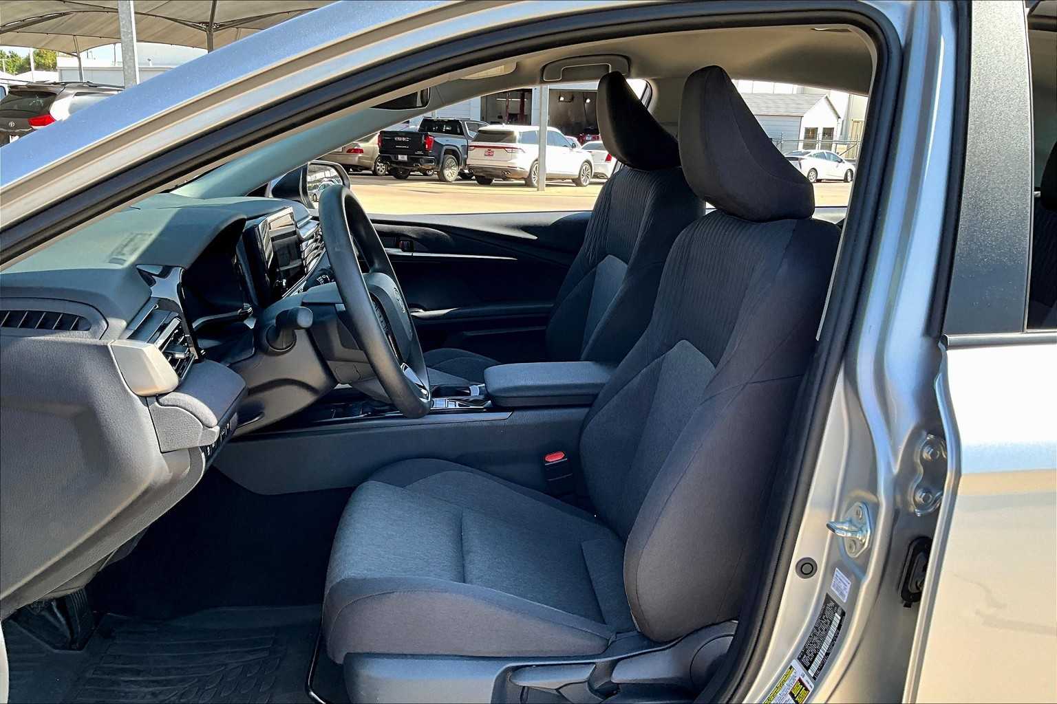 2025 Toyota Camry LE photo 7