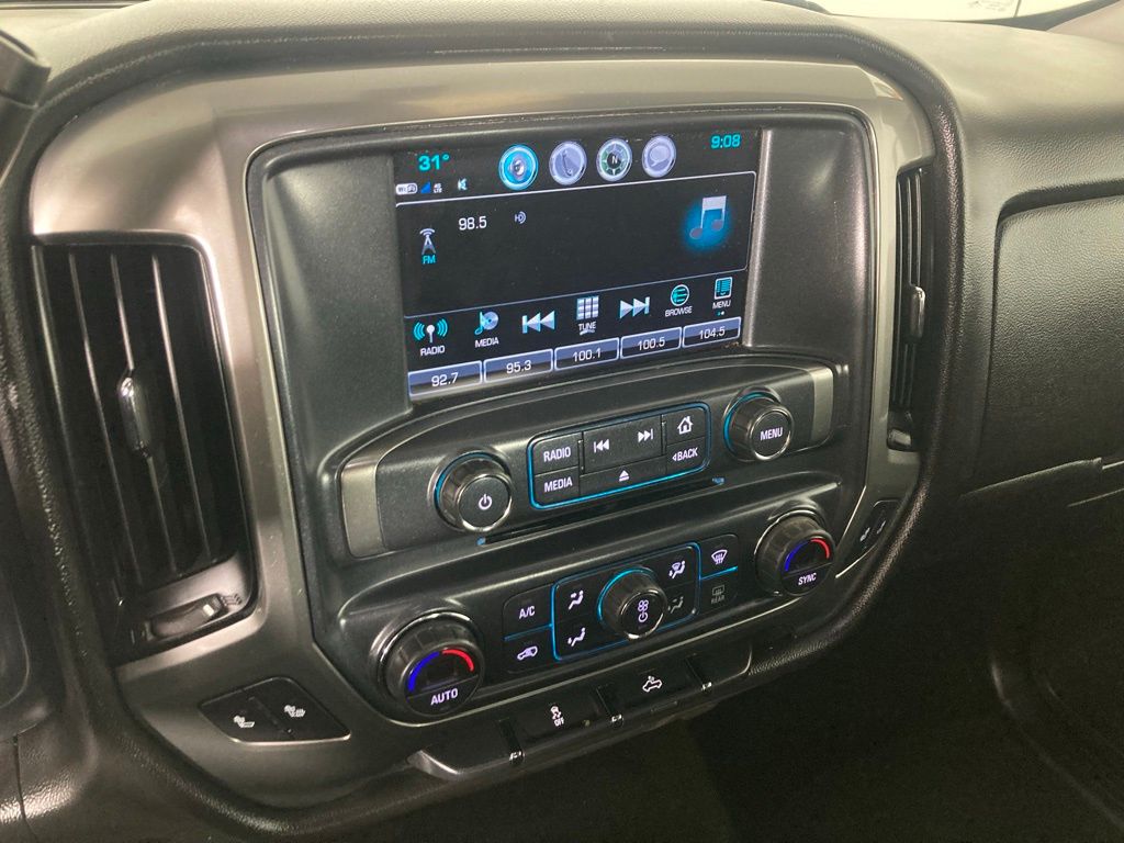 Used 2018 Chevrolet Silverado 1500 LT with VIN 1GCVKREC9JZ265830 for sale in Elk River, Minnesota