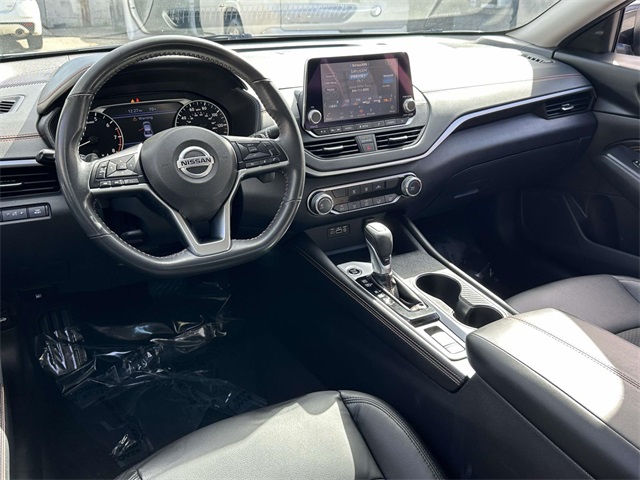 2022 Nissan Altima 2.5 SR photo 2