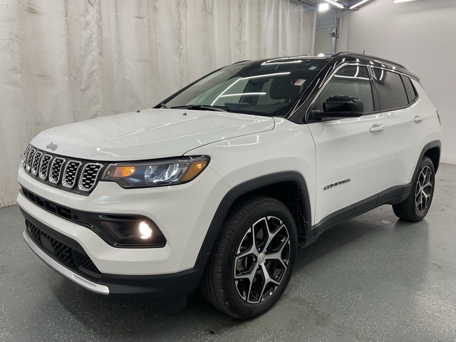 Used 2024 White Jeep Limited image 4