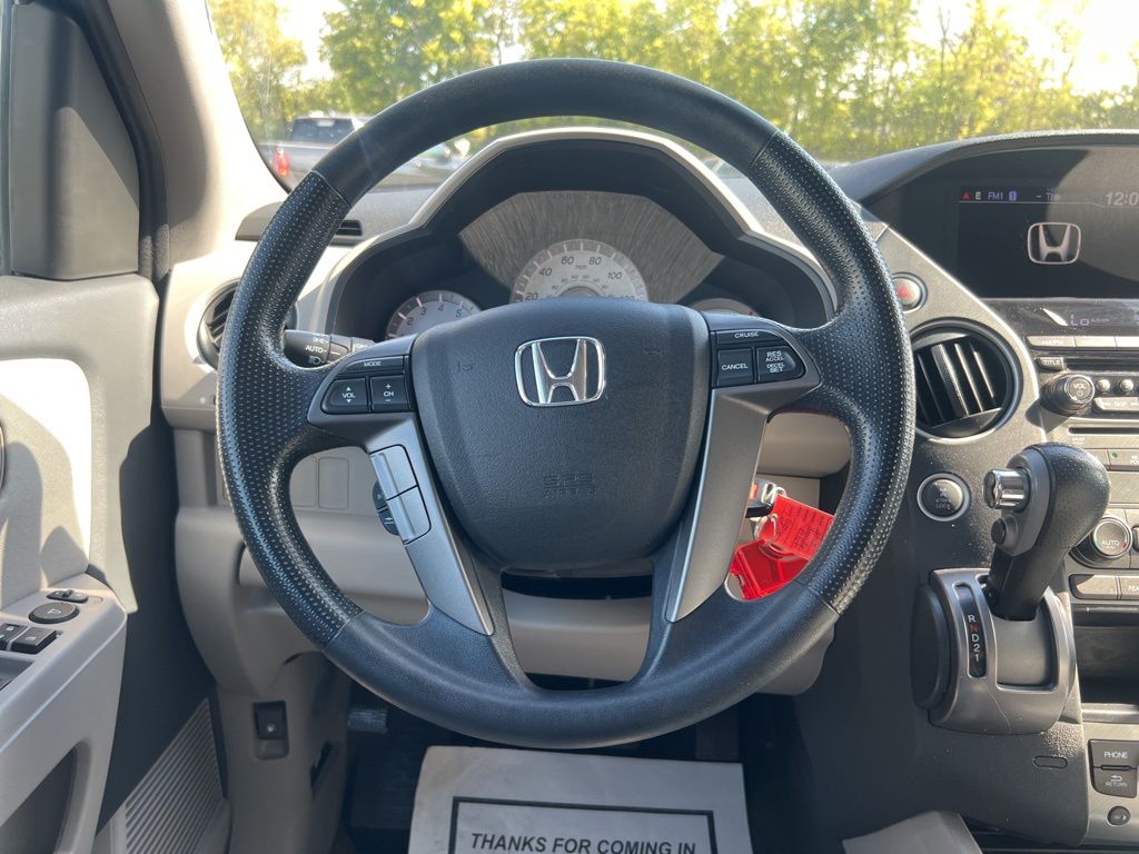 2015 Honda Pilot SE photo 12
