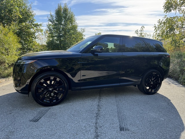 2025 Land Rover Range Rover Sport SE photo 9