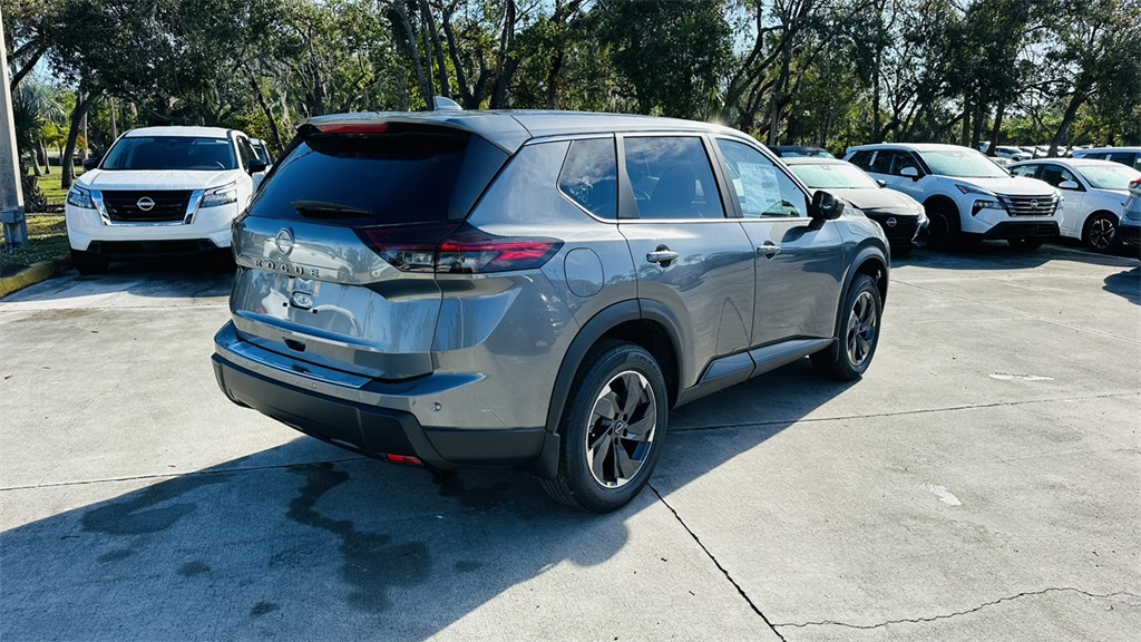 2026 Nissan Rogue SV photo 4