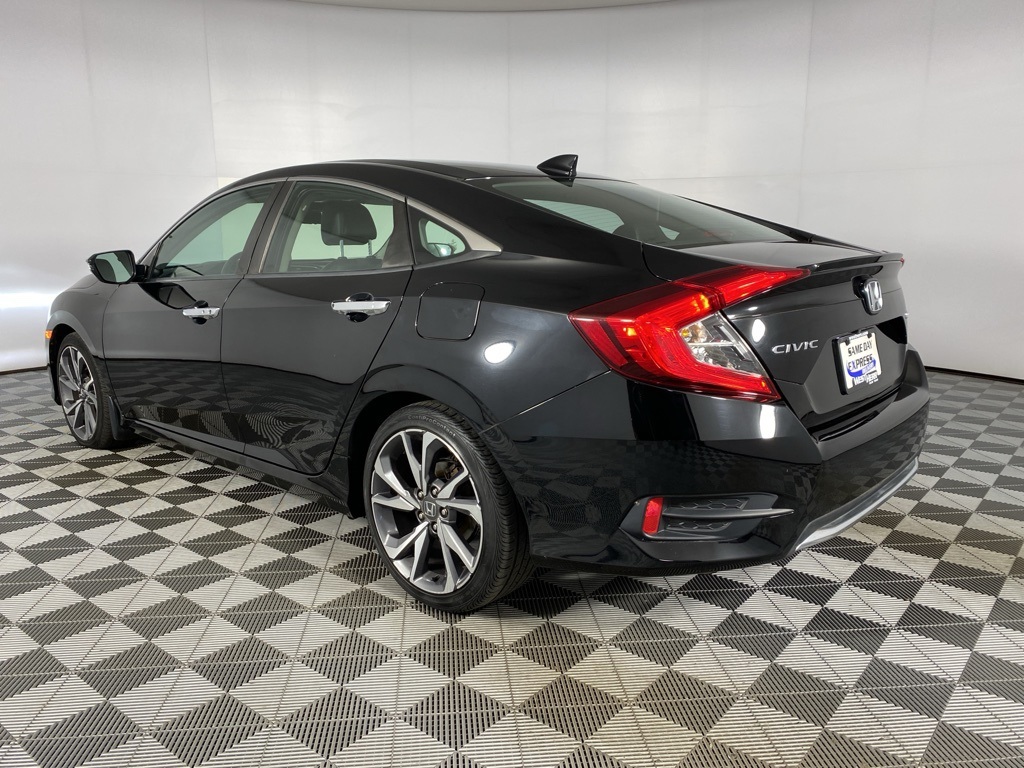 2019 Honda Civic Touring photo 5