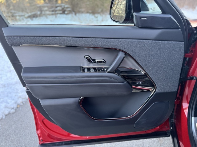 2025 Land Rover Range Rover Sport SE's photo