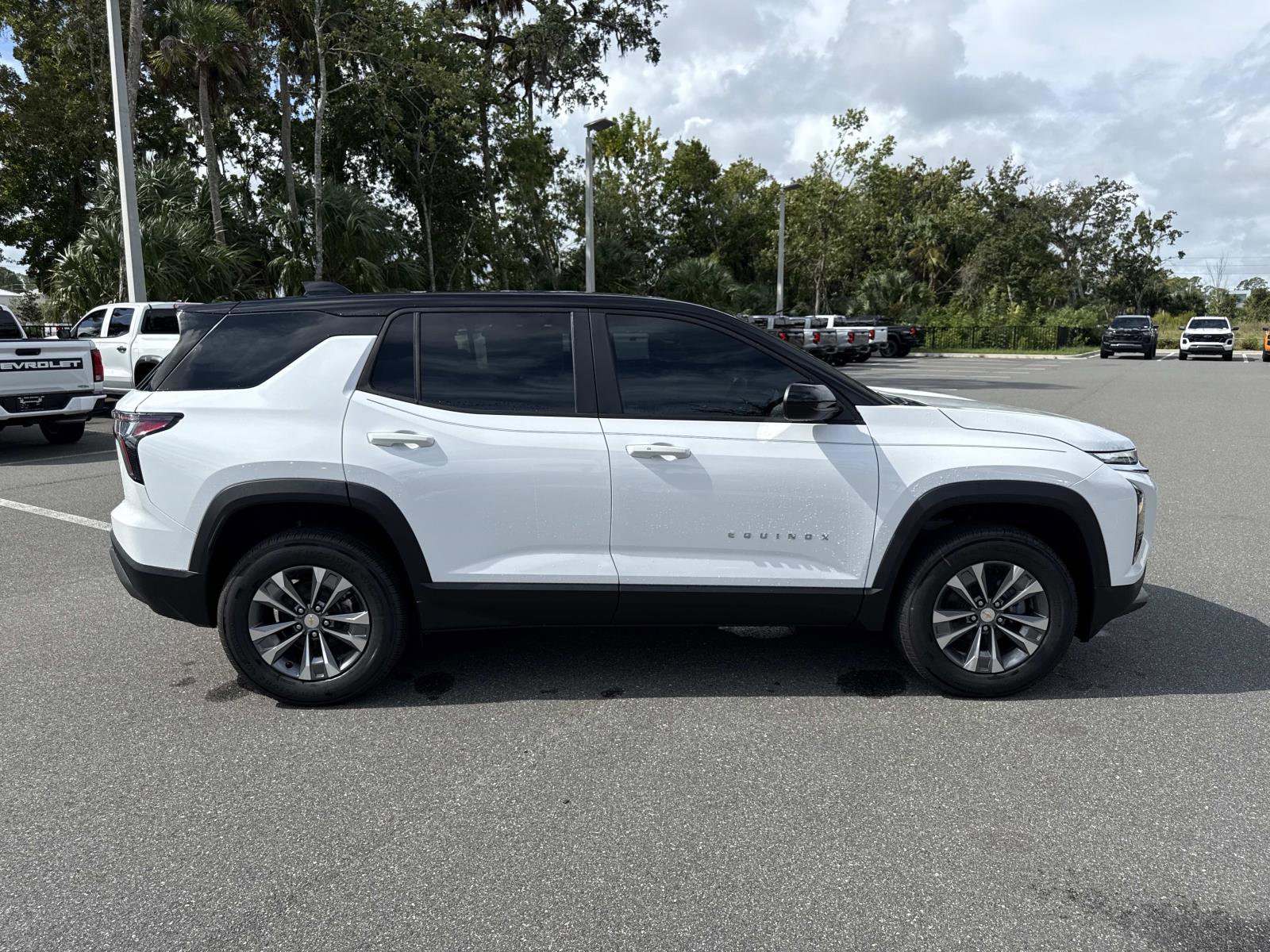 2026 Chevrolet Equinox LT photo 2