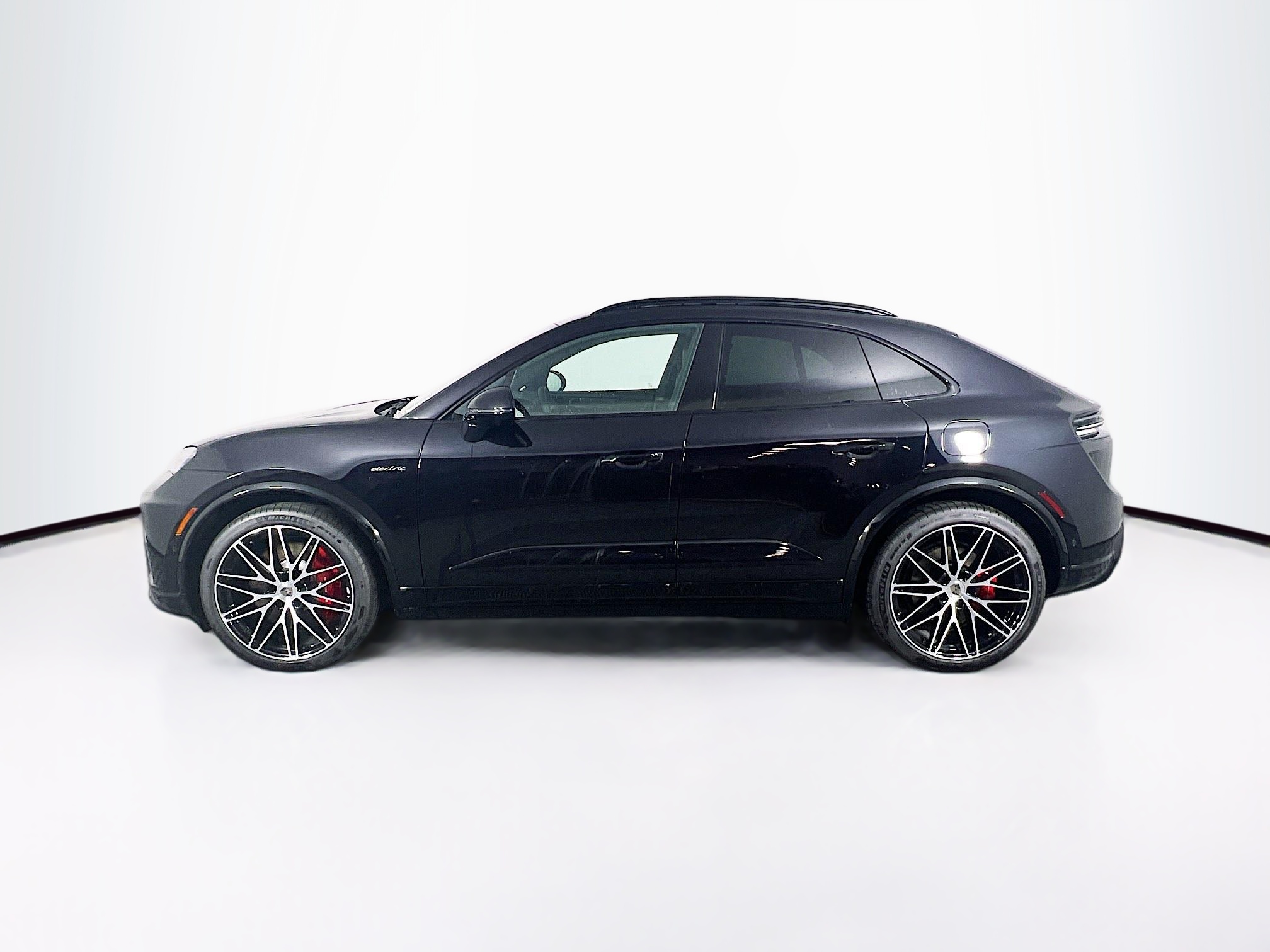 2025 Porsche Macan Turbo Electric photo 2