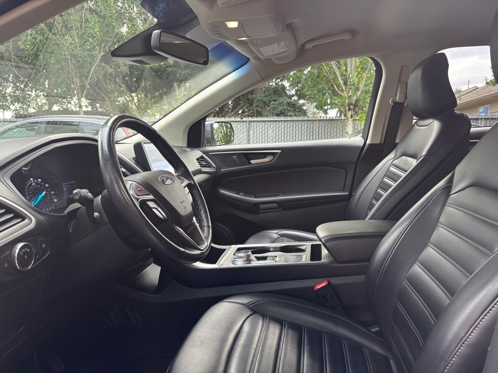 2022 Ford Edge SEL photo 22