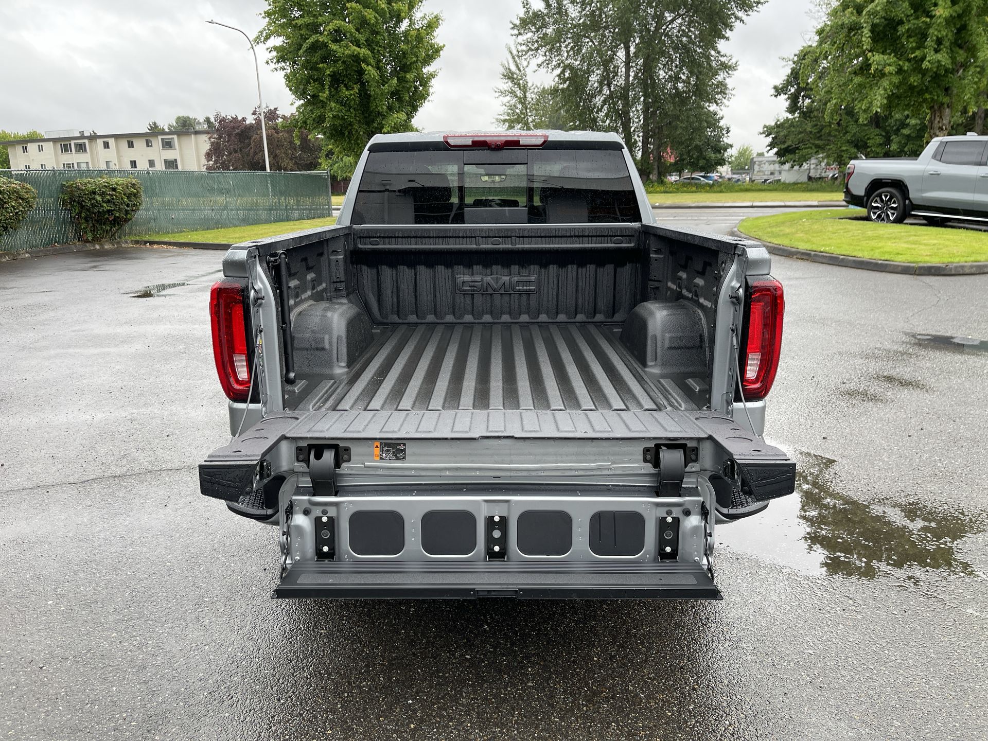 2025 Gmc Sierra 1500 Denali photo 2