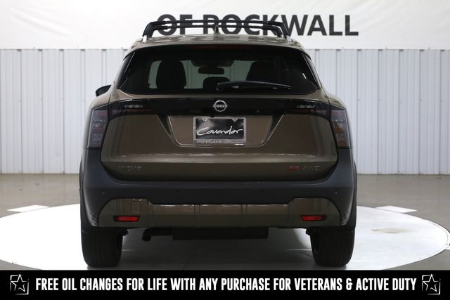 2025 Nissan Kicks SR photo 4