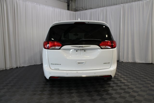 2019 Chrysler Pacifica Limited photo 19