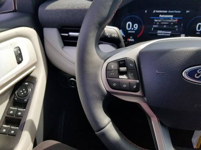 2025 Ford Explorer photo 25