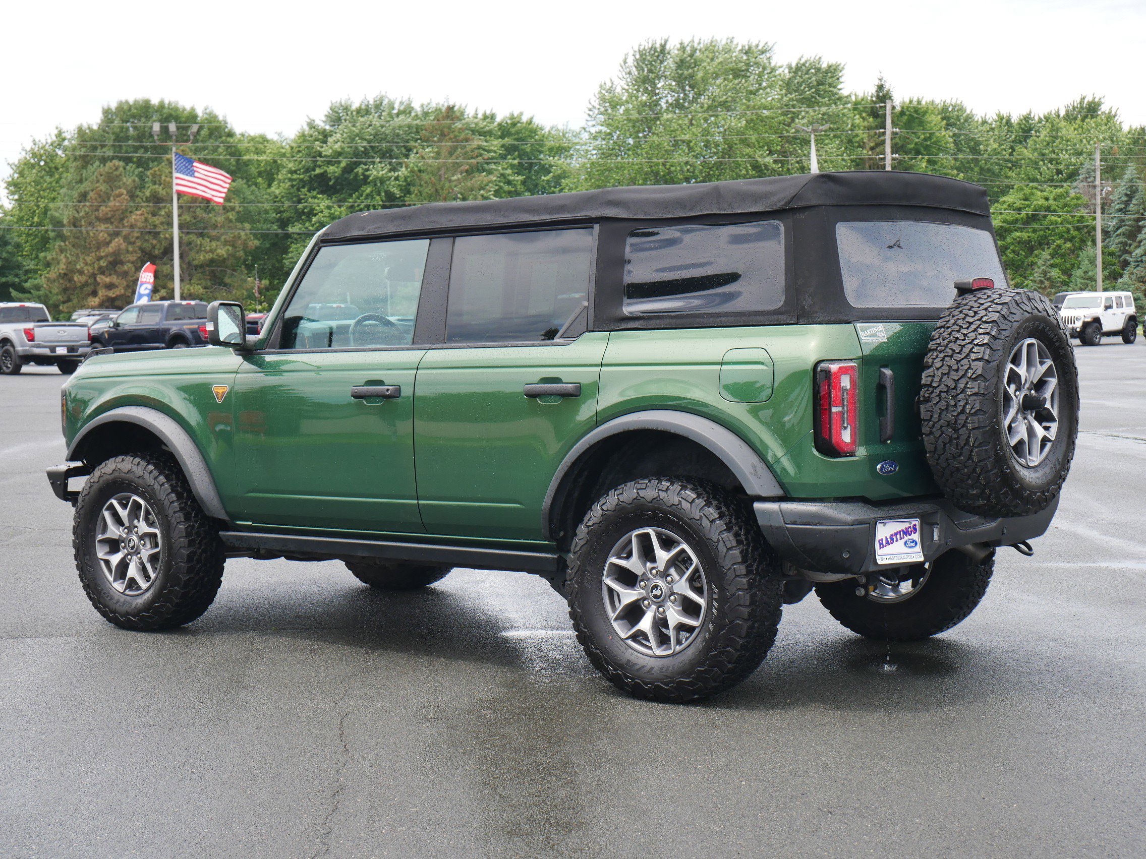 2022 Ford Bronco Badlands photo 2