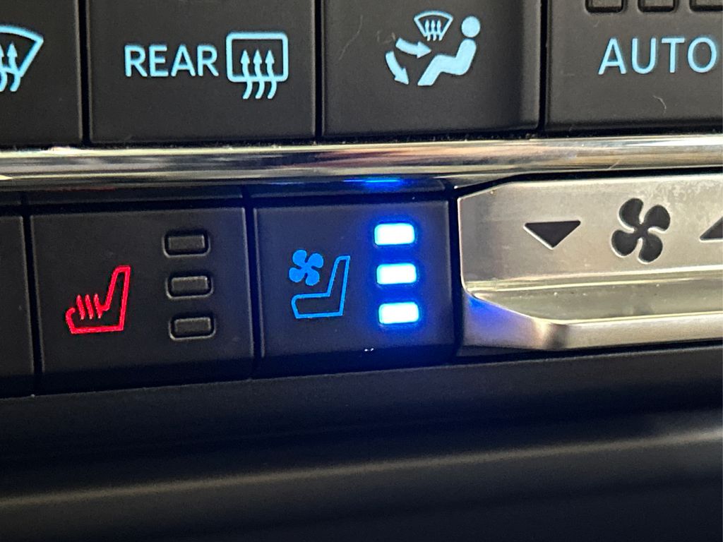2024 Ford F-150 Platinum photo 44