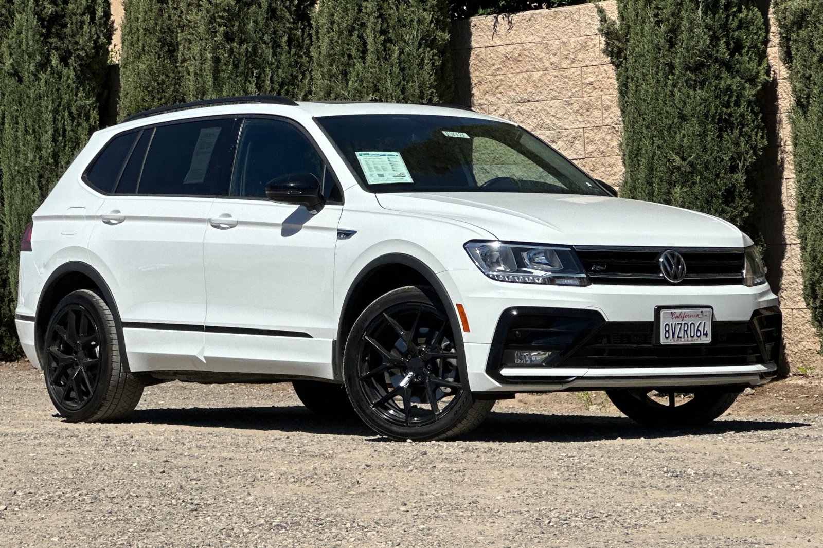 2021 Volkswagen Tiguan Sport photo 2
