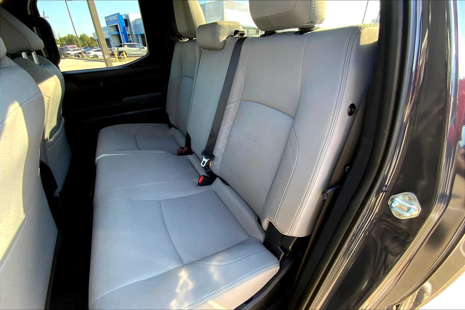 2024 Toyota Tacoma SR5 photo 19